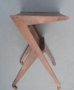 TABLE BUREAU année 50 à rafraichir, Enlèvement