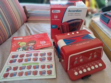 New Classic Toys Accordion beschikbaar voor biedingen
