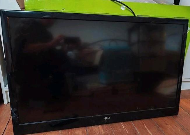 Téléviseurs lg 42La TV LG 42LV3400  a fixer au mur!!, TV, Hi-fi & Vidéo, Télévisions, LED, LG, Enlèvement