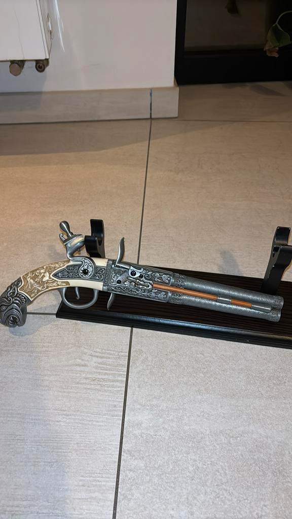 Replica Revolving Flintlock Pistool – Decoratief, Antiek en Kunst, Antiek | Overige Antiek, Ophalen