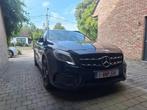 Mercedes Benz GLA 180 AMG Line, Auto's, Mercedes-Benz, Alcantara, Zwart, Parkeersensor, Handgeschakeld