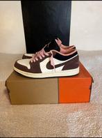 Nike Air Jordan 1 Low Mocha, Enlèvement ou Envoi, Nike, Comme neuf, Brun