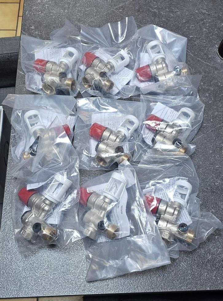 Groupe sécurité boiler 3/4 NEUF, Bricolage & Construction, Chauffe-eau & Boilers, Neuf, Boiler, Enlèvement ou Envoi