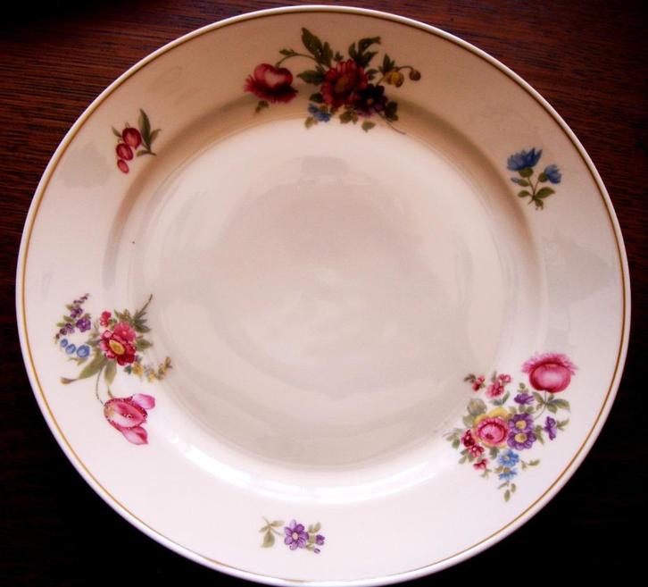 23 assiettes plates porcelaine, 60 ans Bavaria, Zeh Scherzer, Huis en Inrichting, Keuken | Servies, Gebruikt, Bord(en), Overige stijlen