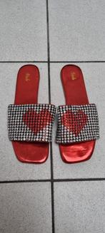 Nieuwe slippers 39, Slippers, Nieuw, Ophalen of Verzenden, Rood