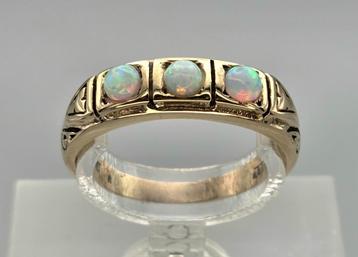 Gouden Vintage ring met edelsteen opaal. 2025/671. beschikbaar voor biedingen