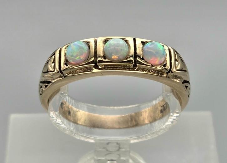 Gouden Vintage ring met edelsteen opaal. 2025/671., Handtassen en Accessoires, Antieke sieraden, Ring, Goud, Met edelsteen, Verzenden