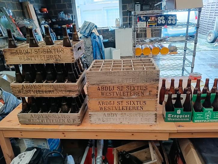 Verzameling leeggoed , flessen , kratten , houders,St Sixtus, Collections, Marques de bière, Bouteille(s), Enlèvement