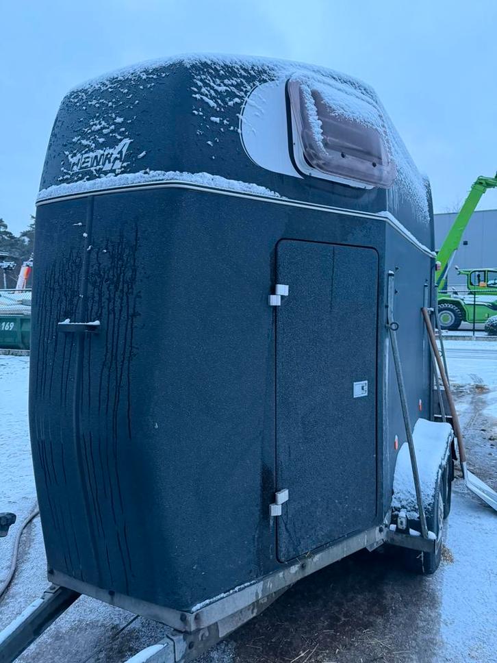Henra contessa paardentrailer, Dieren en Toebehoren, Paarden en Pony's | Trailers en Aanhangwagens, Gebruikt, 2-paards trailer