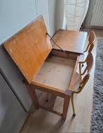Oud kleuterbankje/ bureau met 2 stoelen, Antiek en Kunst, Ophalen