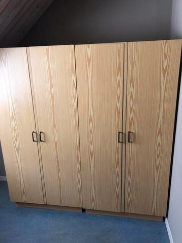 Kleine kleerkasten voor tweede leven beschikbaar voor biedingen