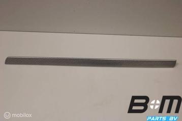 Lijst in dashboard rechts VW Golf 5 R32 1K1858529B beschikbaar voor biedingen