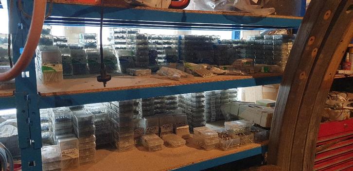 Lot moeren en vijzen, Bricolage & Construction, Quincaillerie & Fixations, Comme neuf, Boulons ou Écrous, 50 à 100 mm, Enlèvement