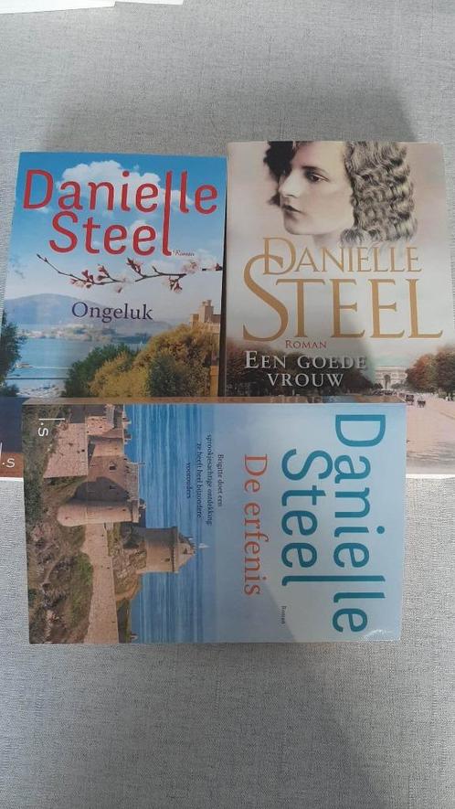 DANIELLE STEEL ROMAN LITERATUUR BOEKEN, Boeken, Romans, Zo goed als nieuw, Ophalen of Verzenden