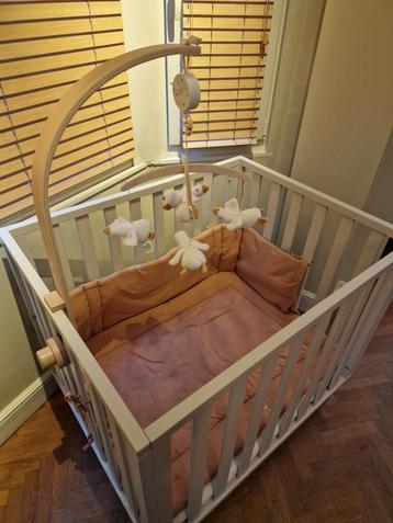 Beige box quax inclusief 2x bekleding en mobiel little dutch beschikbaar voor biedingen