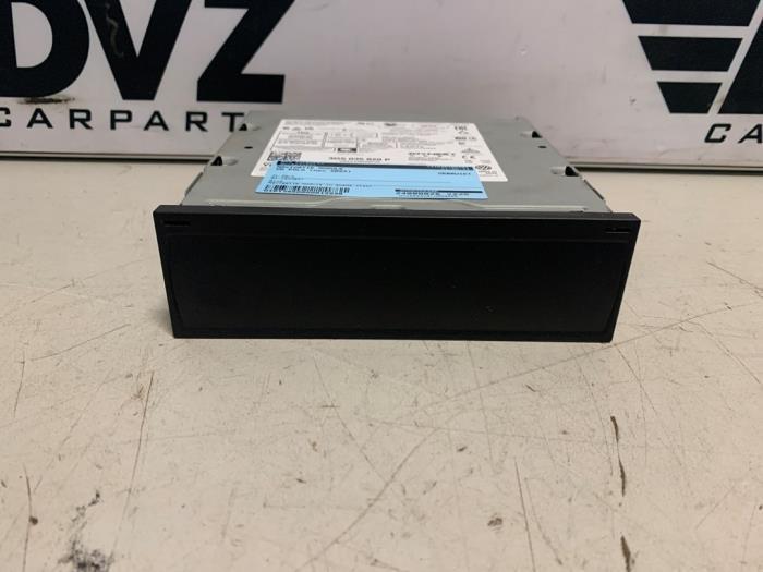 Navigatie Module van een Volkswagen Polo, Autos : Pièces & Accessoires, Électronique & Câbles, Volkswagen, Utilisé, 3 mois de garantie