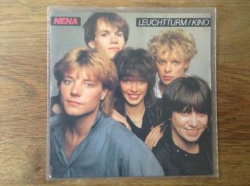 single nena beschikbaar voor biedingen