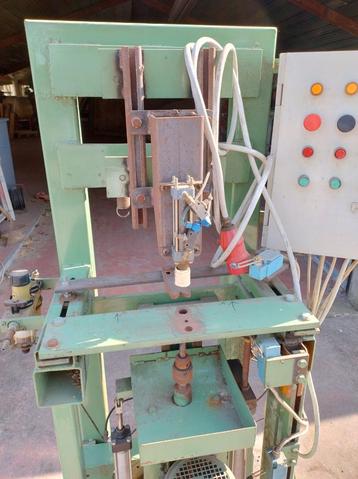kolomboormachine. pneumatische bediend. aggraat met vloeisto beschikbaar voor biedingen