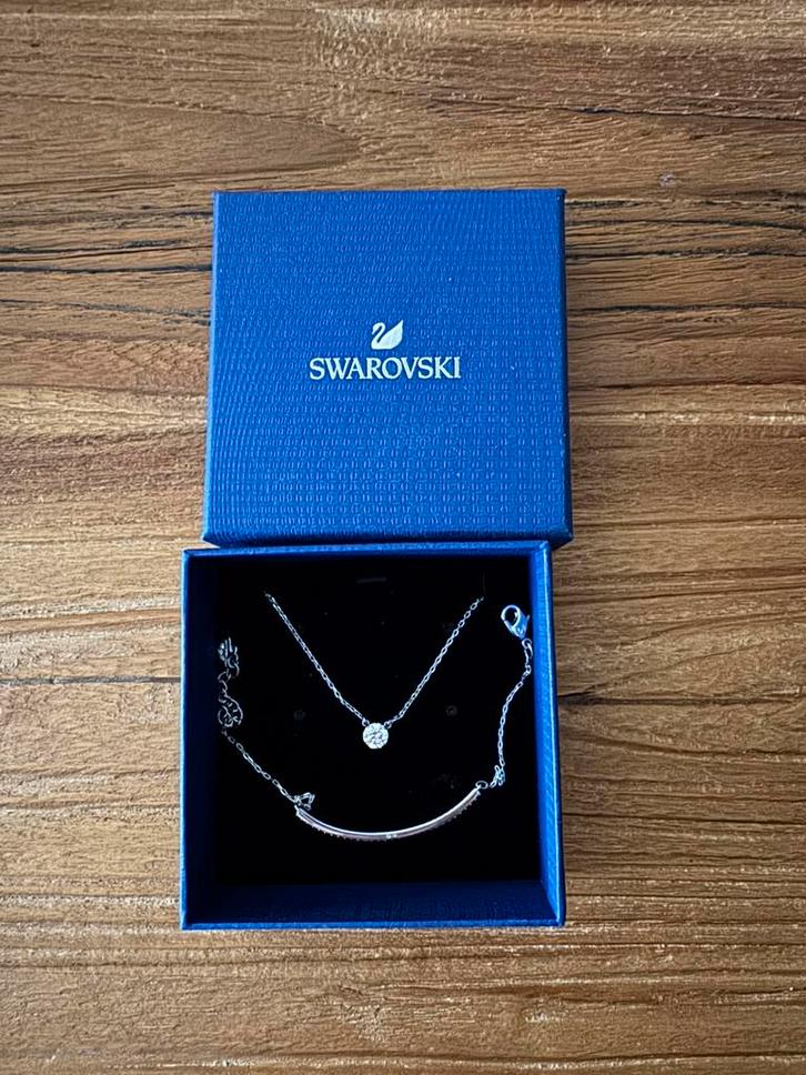 Set van ketting en armbandje, Verzamelen, Swarovski, Nieuw, Sieraad of Horloge, Ophalen