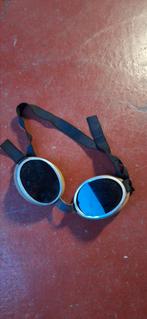 Lunettes Motocycliste, Enlèvement