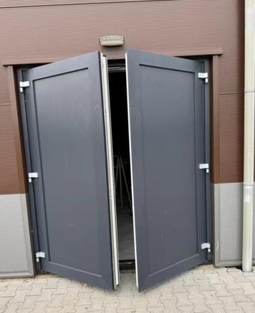 dubbele nooddeur beschikbaar voor biedingen