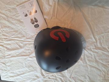 Stoere fietshelm Coconuts. beschikbaar voor biedingen