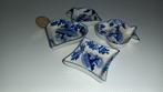 Kleine schoteltjes met kaartspel in Delft gesigneerd, Antiek en Kunst, Antiek | Keramiek en Aardewerk, Ophalen of Verzenden