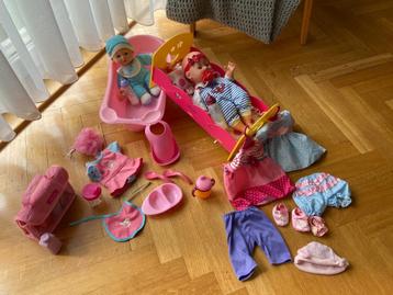 Lot : 2 poupées Bébés + tenues + lit + bain + accessoires beschikbaar voor biedingen