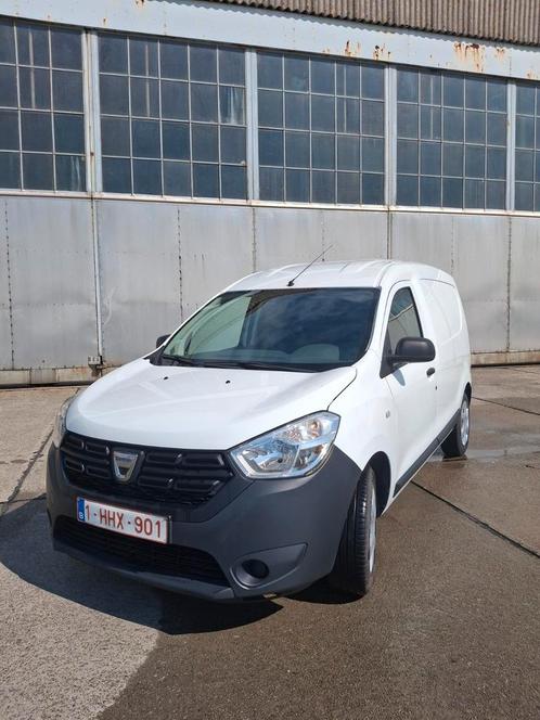 Dacia Dokker Van Ambiance SCe 100 (E6.2) 2019, Auto's, Bestelwagens en Lichte vracht, Particulier, ABS, Airbags, Bluetooth, Radio