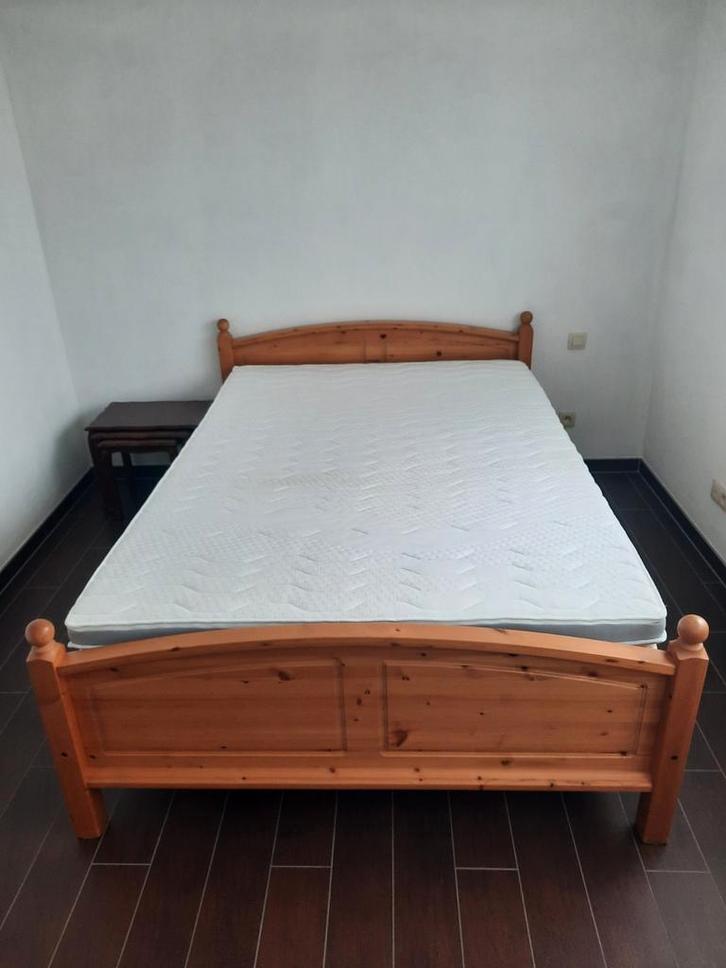 Lit d'occasion avec matelas, Maison & Meubles, Chambre à coucher | Lits, 220 cm, Enlèvement ou Envoi