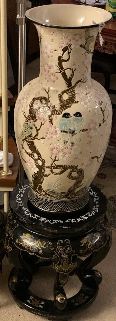 Oosterse vaas in keramiek met antieke Chinese sokkel, Antiek en Kunst, Antiek | Vazen, Ophalen