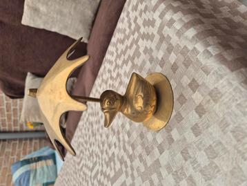 Prachtige vintage koperen eend onder paraplu  beschikbaar voor biedingen