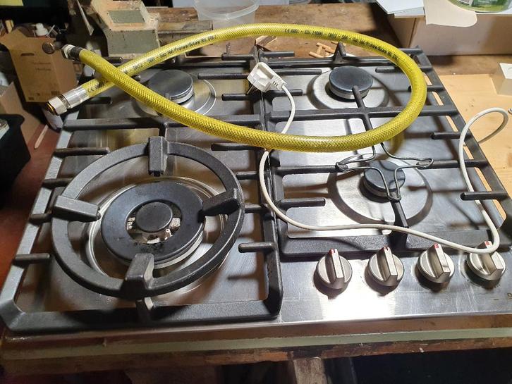 gaskookplaat, Elektronische apparatuur, Kookplaten, Gebruikt, Inbouw, Gas, 5 kookzones of meer, Energieklasse A of zuiniger, Ophalen