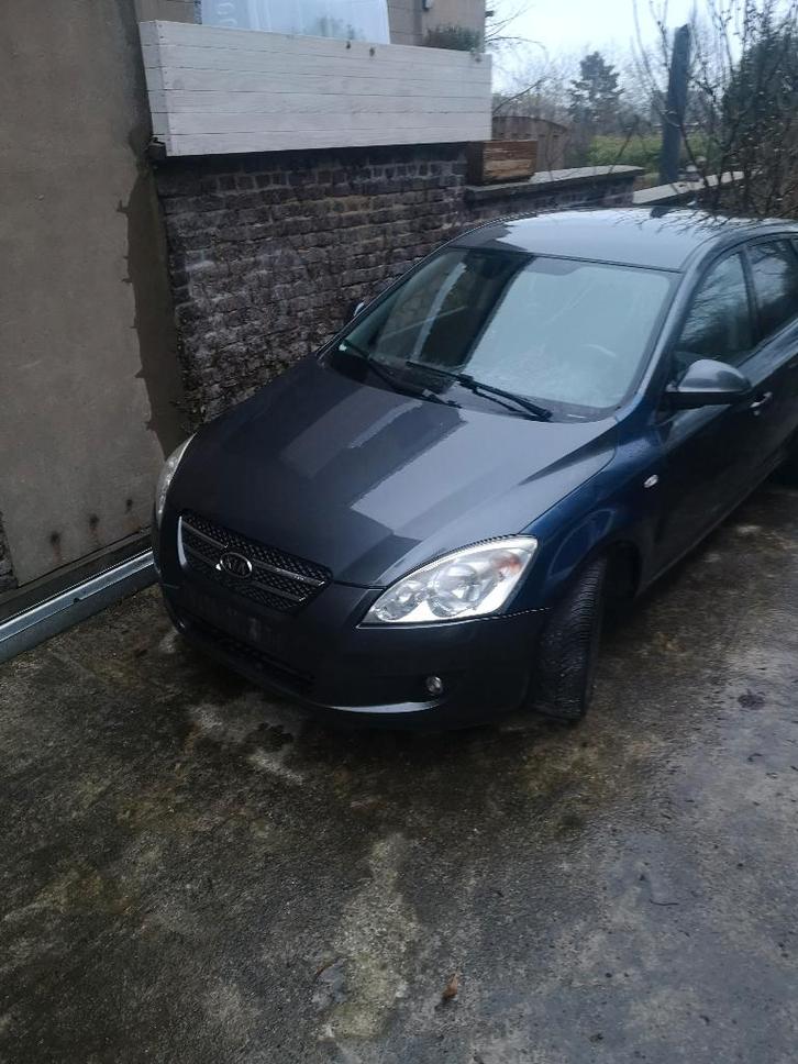 Kia Ceed 1.6 CRDI 2012 pour piece marchand ou export, Auto's, Kia, Particulier, (Pro) Cee d, Airbags, Airconditioning, Lederen bekleding