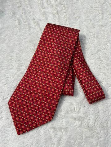 Cravate en soie Hermès, Hermès, À motif, Enlèvement, Porté