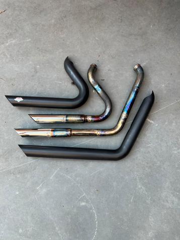 Vance and Hines short shots uitlaten Dyna Streetbob twin cam beschikbaar voor biedingen