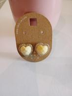 Boucles d'oreille coeur beige strass, Handtassen en Accessoires, Oorbellen, Ophalen, Beige