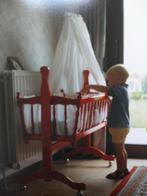 berceau vintage en bois rouge, Enfants & Bébés, Berceaux & Lits, Comme neuf, Berceau, Enlèvement