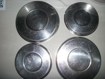 Afdekschalen keramisch fornuis en kookpotten beschikbaar voor biedingen