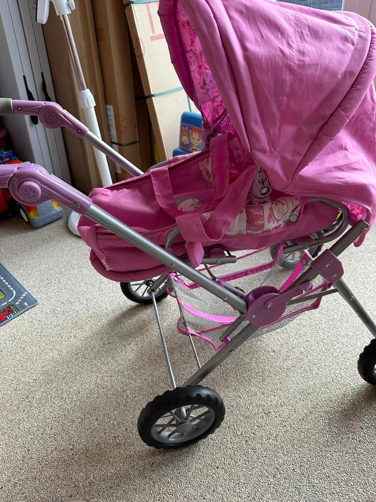 A vendre landau pour poupée, Enfants & Bébés, Jouets | Poupées, Enlèvement, Comme neuf, Baby Pop