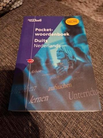 Van Dale Pocketwoordenboek Duits-Nederlands beschikbaar voor biedingen
