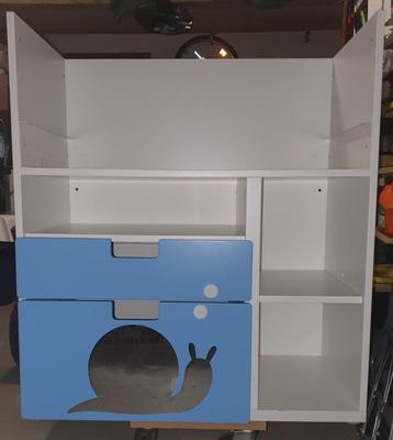 bureau enfant/table à langer SMASTAD disponible aux enchères