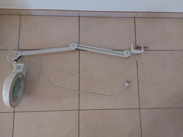 Lampe avec loupe, Enlèvement, Comme neuf