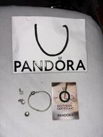 Pandora bandje + bedels, Handtassen en Accessoires, Bedels, Pandora, Ophalen of Verzenden, Zo goed als nieuw, 2 of 3 bedels