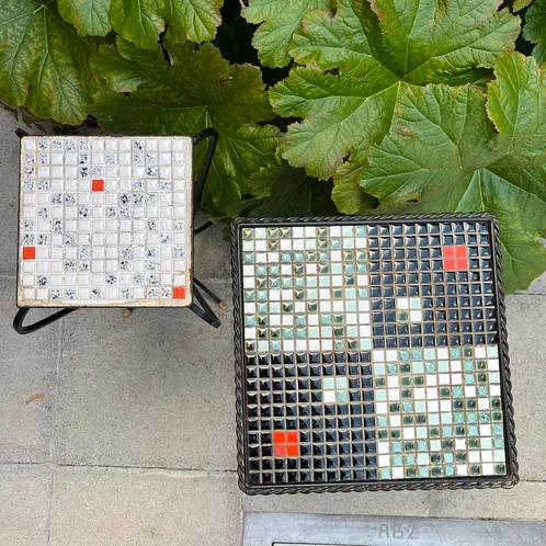 2 vintage bijzettafeltjes smeedijzer + mozaïek tegeltjes, Antiek en Kunst, Antiek | Meubels | Tafels, Ophalen of Verzenden