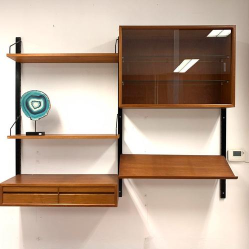 Poul Cadovius by Royal System vintage modulair wandsysteem, Huis en Inrichting, Woonaccessoires | Wandplanken en Boekenplanken