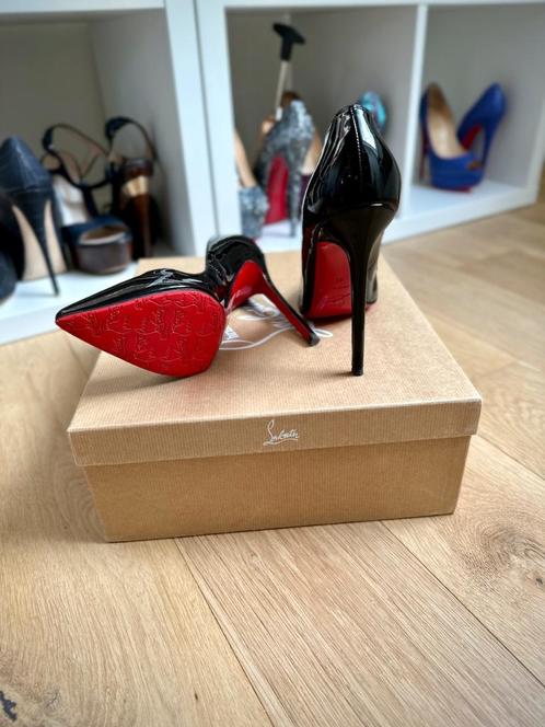 Prix escarpin best sale louboutin femme