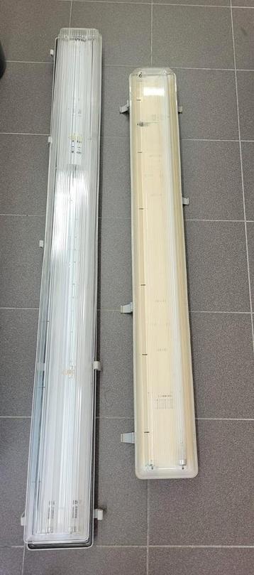 2 luminaires TL, y compris 2 lampes TL par luminaire, Enlèvement, Utilisé