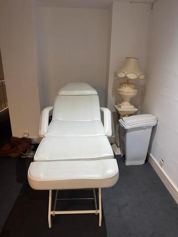 Behandel/ Massage stoel beschikbaar voor biedingen