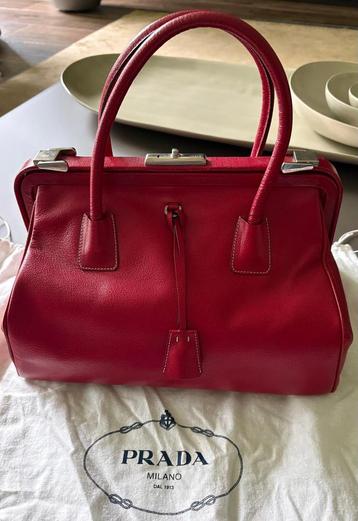 Prada Rood Leren (dokters)tas beschikbaar voor biedingen